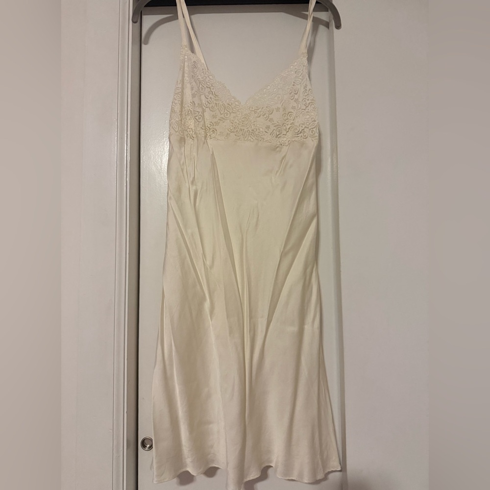 Elegant Cream Lace Chemise